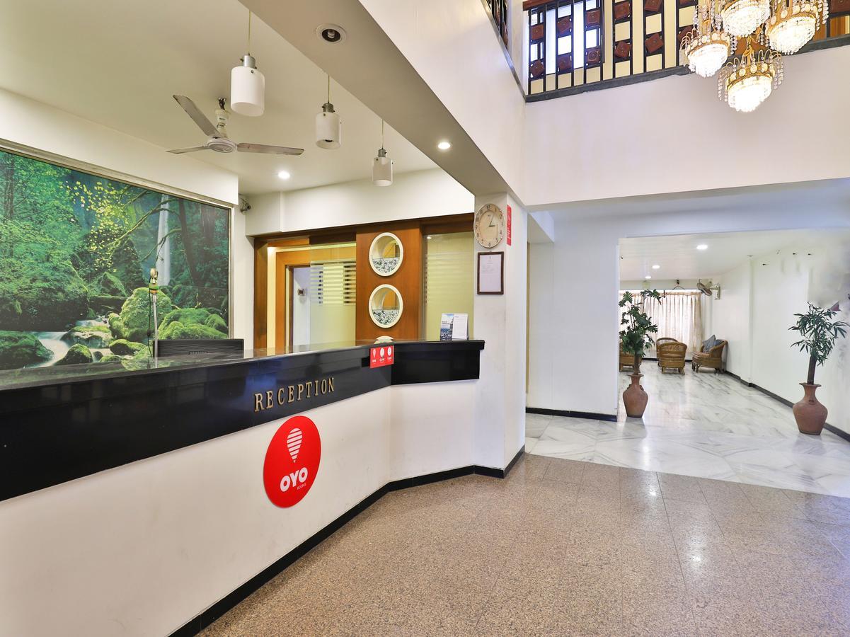 Hotel Ostria Surate Exterior foto