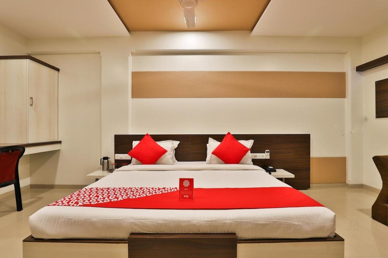 Hotel Ostria Surate Exterior foto